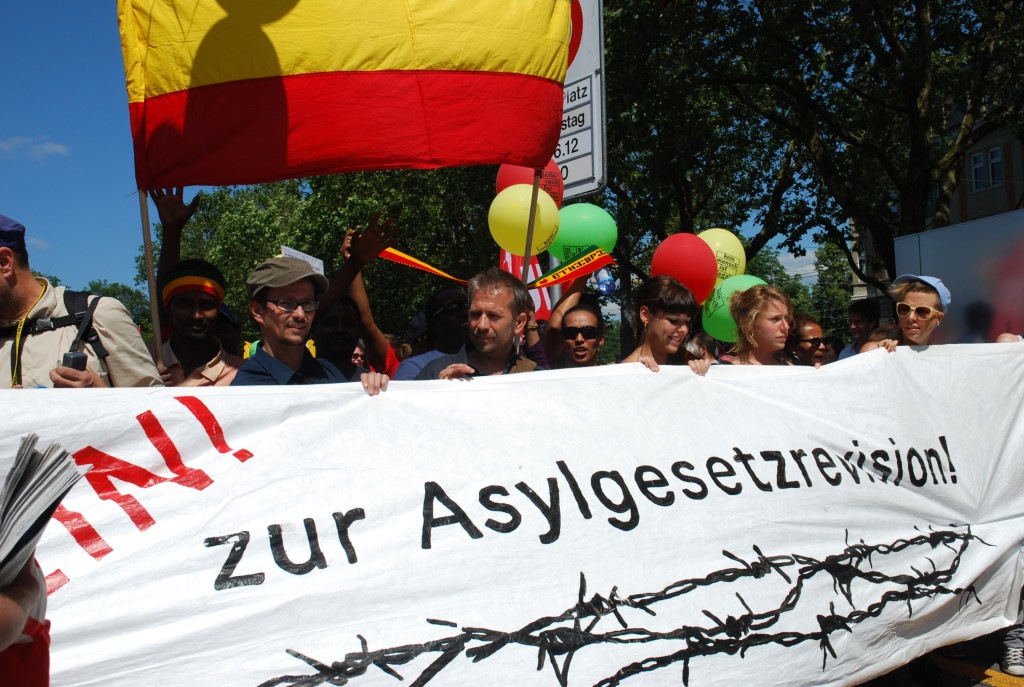 Tausende demonstrierten 2012 in Bern gegen die Asylgesetzrevision. 