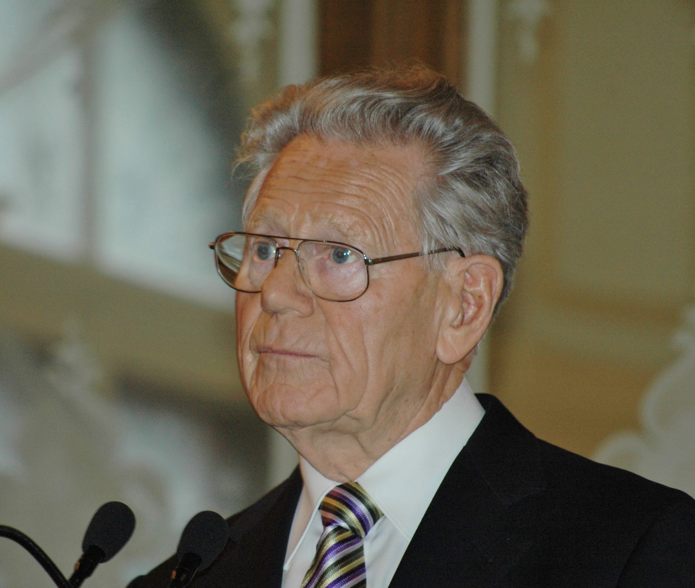 Porträt Hans Küng, Wolf Südbeck-Baur.jpg