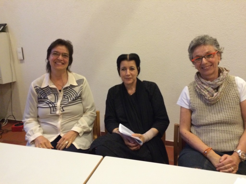 Hanna Kandal, Rifa'at Lenzin und Ruth Gellis auf dem Podium (Foto: Gisler-Fischer