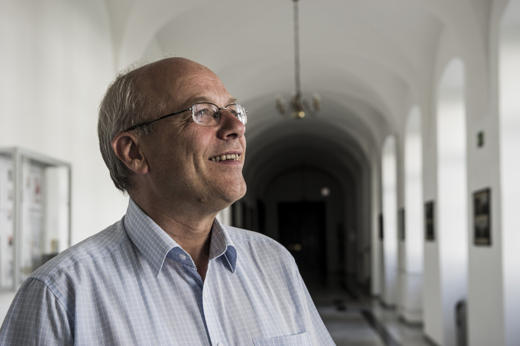 "Der Sprung aus der Sprachlosigkeit geht nicht ohne Schmerzen." Klaus Mertes SJ im Kolleg St. Blasien, das er leitet. (Foto: Vera Rüttimann)