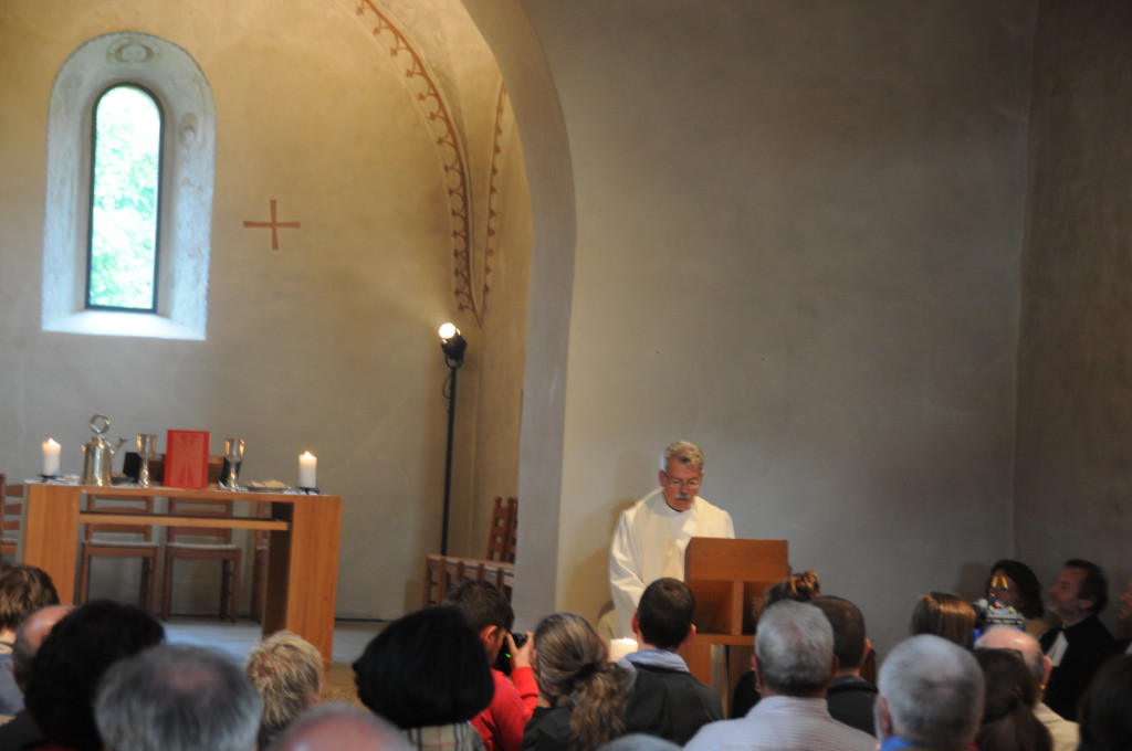 Kapuzinerpater Willi Anderau erklärt den Verzicht auf die Eucharistiefeier.  Fotos: Martina Läubli
